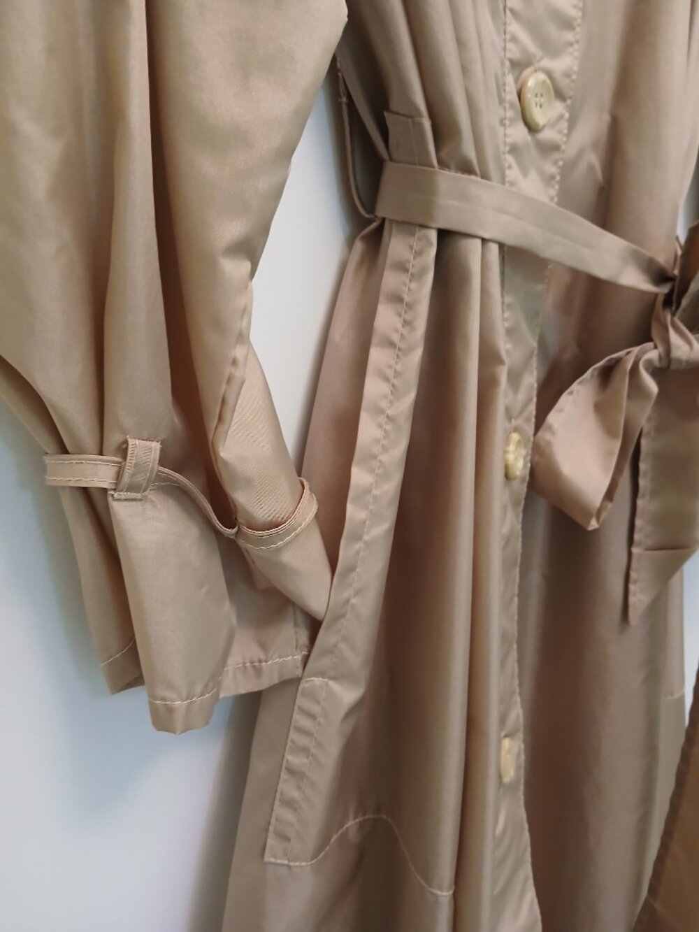 Vintage 60s Saks Fifth Avenue Aqua Sheen Tan/Gold Belted Raincoat Trench Sz M - Picture 4 of 15